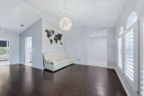 House in Sarasota, Florida 3 bedrooms, 185.71 sq.m. № 2342048 - photo 15