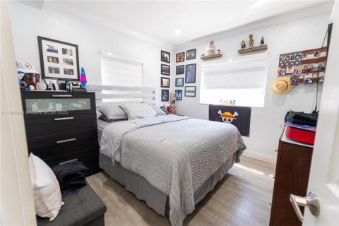 Casa en venta en Miami, Florida, 3 dormitorios, 121.33 m2 № 1953594 - foto 18