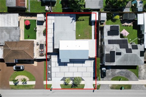 Casa en venta en Miami, Florida, 3 dormitorios, 121.33 m2 № 1953594 - foto 5