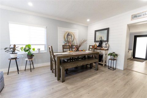 Casa en venta en Miami, Florida, 3 dormitorios, 121.33 m2 № 1953594 - foto 10