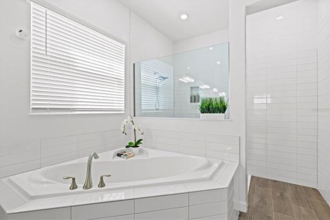 House in Wimauma, Florida 3 bedrooms, 246.28 sq.m. № 2427368 - photo 16