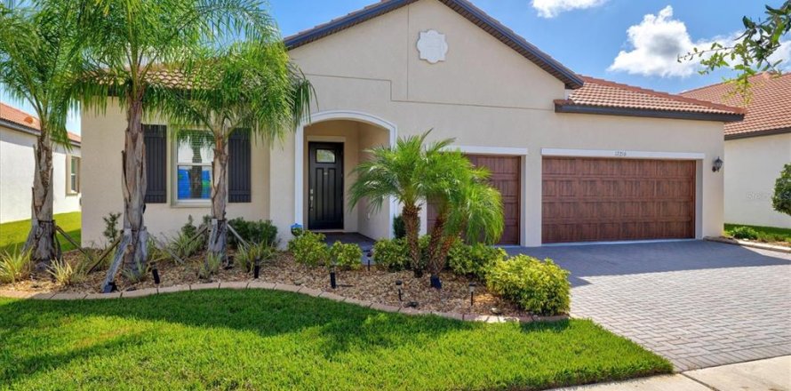 House in Wimauma, Florida 3 bedrooms, 246.28 sq.m. № 2427368