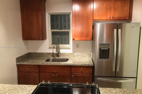 Купить кондоминиум в Майами, Флорида 2 спальни, 72м2, № 1996908 - фото 14