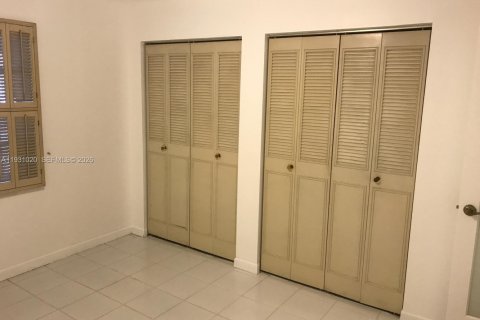 Купить кондоминиум в Майами, Флорида 2 спальни, 72м2, № 1996908 - фото 8