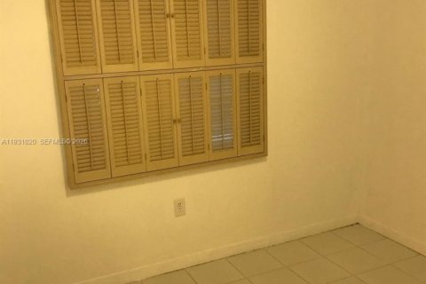 Купить кондоминиум в Майами, Флорида 2 спальни, 72м2, № 1996908 - фото 12