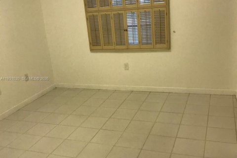 Купить кондоминиум в Майами, Флорида 2 спальни, 72м2, № 1996908 - фото 6