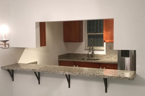 Купить кондоминиум в Майами, Флорида 2 спальни, 72м2, № 1996908 - фото 22