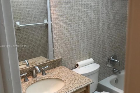 Купить кондоминиум в Майами, Флорида 2 спальни, 72м2, № 1996908 - фото 9