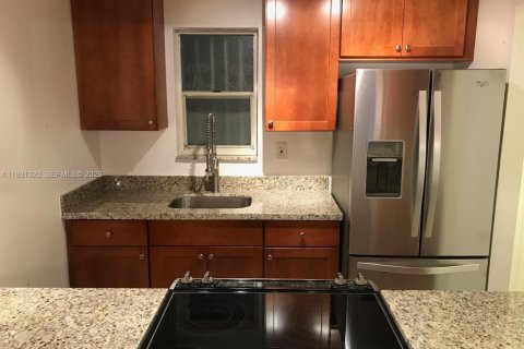 Купить кондоминиум в Майами, Флорида 2 спальни, 72м2, № 1996908 - фото 5