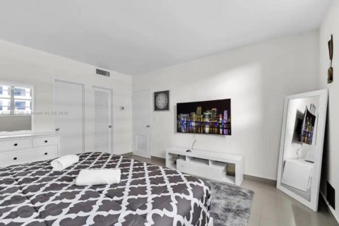 Condominio en alquiler en Hollywood, Florida, 2 dormitorios, 109.44 m2 № 1942906 - foto 10