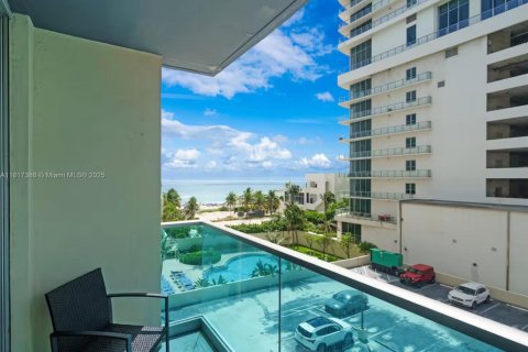 Condominio en alquiler en Hollywood, Florida, 2 dormitorios, 109.44 m2 № 1942906 - foto 14