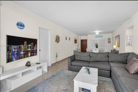 Condominio en alquiler en Hollywood, Florida, 2 dormitorios, 109.44 m2 № 1942906 - foto 7