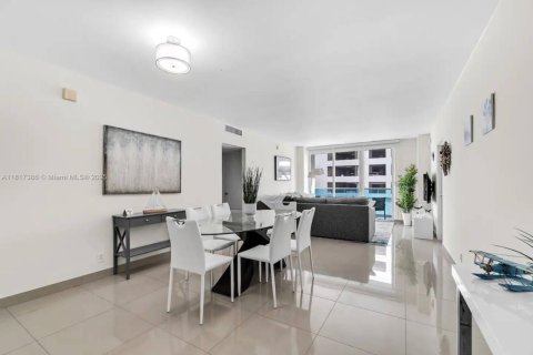 Condominio en alquiler en Hollywood, Florida, 2 dormitorios, 109.44 m2 № 1942906 - foto 3
