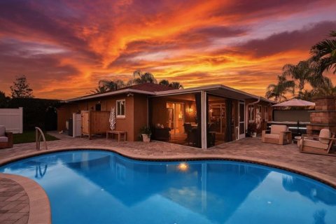Casa en venta en Sarasota, Florida, 3 dormitorios, 163.6 m2 № 2098844 - foto 2