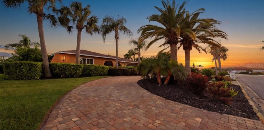 Casa en Sarasota, Florida 3 dormitorios, 163.6 m2 № 2098844