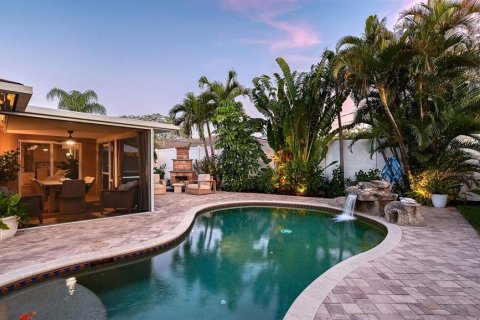 Casa en venta en Sarasota, Florida, 3 dormitorios, 163.6 m2 № 2098844 - foto 3