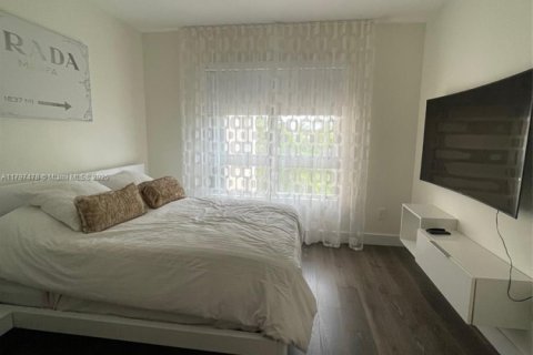 Condo in Key Biscayne, Florida, 3 bedrooms  № 1738452 - photo 9