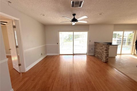 Casa en venta en Spring Hill, Florida, 3 dormitorios, 145.3 m2 № 2381291 - foto 15