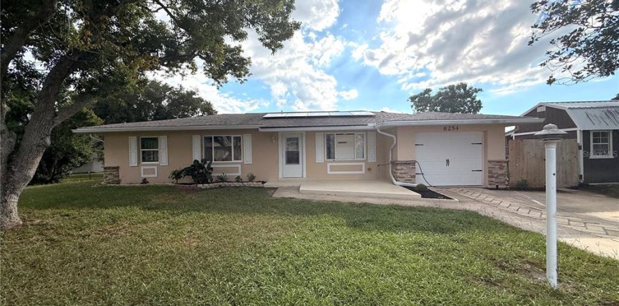 Casa en Spring Hill, Florida 3 dormitorios, 145.3 m2 № 2381291