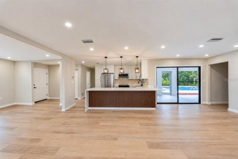 Villa ou maison à vendre à DeLand, Floride: 4 chambres, 155.7 m2 № 2406859 - photo 6