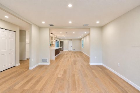 Villa ou maison à vendre à DeLand, Floride: 4 chambres, 155.7 m2 № 2406859 - photo 10