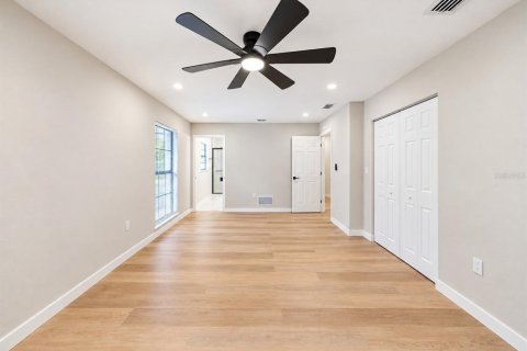 Villa ou maison à vendre à DeLand, Floride: 4 chambres, 155.7 m2 № 2406859 - photo 15
