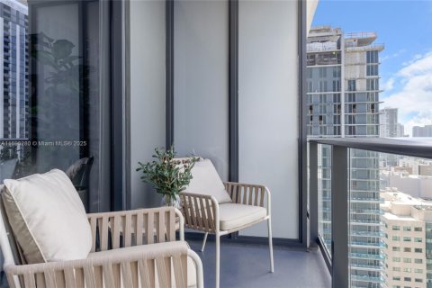 Condo in Miami, Florida, 1 bedroom  № 2012887 - photo 23