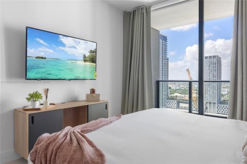 Condo in Miami, Florida, 1 bedroom  № 2012887 - photo 16