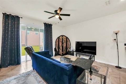 Townhouse in Davenport, Florida 3 bedrooms, 155.43 sq.m. № 1751428 - photo 11