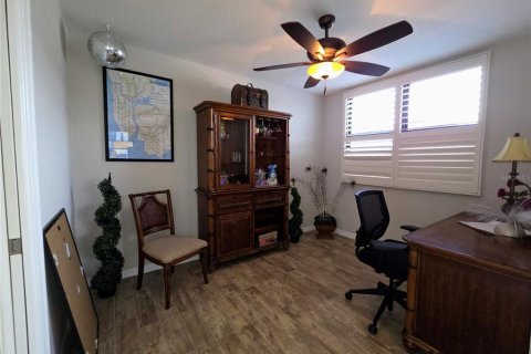 Condo in Saint Pete Beach, Florida, 2 bedrooms № 2287337 - photo 6