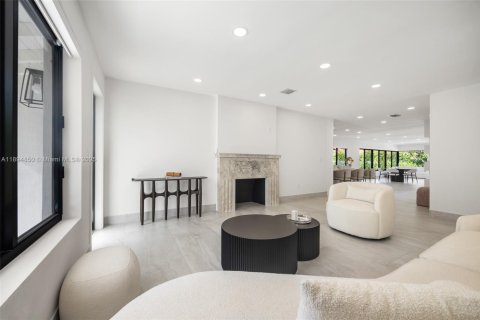 Снять в аренду виллу или дом в Майами, Флорида 3 спальни, 181.62м2, № 1956756 - фото 4