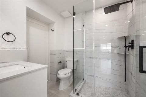 Снять в аренду виллу или дом в Майами, Флорида 3 спальни, 181.62м2, № 1956756 - фото 14