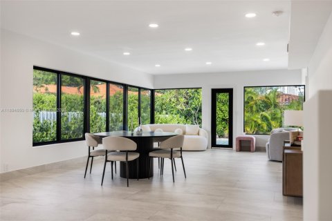 Снять в аренду виллу или дом в Майами, Флорида 3 спальни, 181.62м2, № 1956756 - фото 9