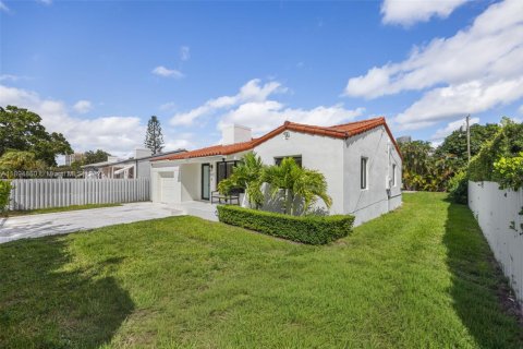 Снять в аренду виллу или дом в Майами, Флорида 3 спальни, 181.62м2, № 1956756 - фото 20