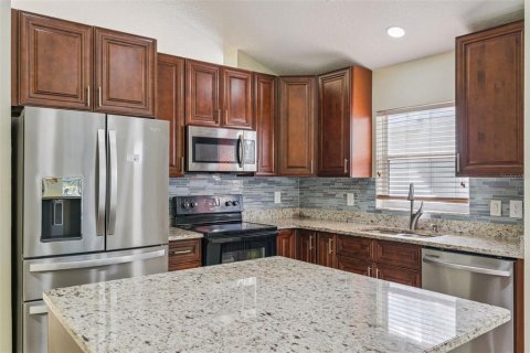 House in Orlando, Florida 5 bedrooms, 198.44 sq.m. № 2433577 - photo 8