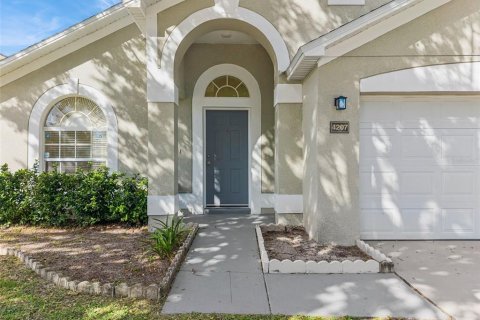 House in Orlando, Florida 5 bedrooms, 198.44 sq.m. № 2433577 - photo 17