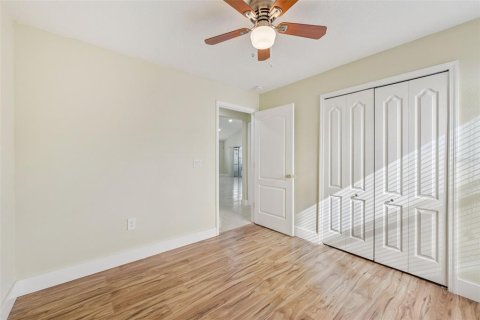 House in Orlando, Florida 5 bedrooms, 198.44 sq.m. № 2433577 - photo 10