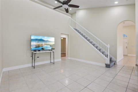 House in Orlando, Florida 5 bedrooms, 198.44 sq.m. № 2433577 - photo 6