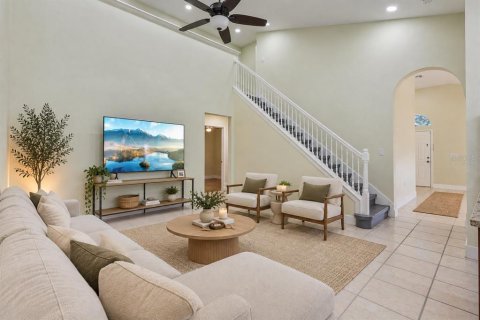 House in Orlando, Florida 5 bedrooms, 198.44 sq.m. № 2433577 - photo 2