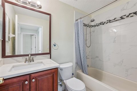 House in Orlando, Florida 5 bedrooms, 198.44 sq.m. № 2433577 - photo 14
