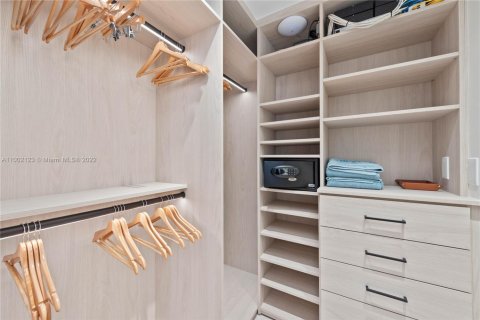 Снять в аренду кондоминиум в Майами-Бич, Флорида 3 спальни, 174.19м2, № 1985164 - фото 30