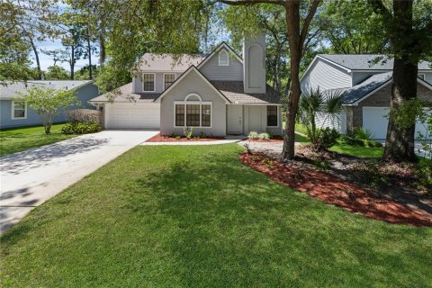 House in Altamonte Springs, Florida 3 bedrooms, 146.97 sq.m. № 2119061