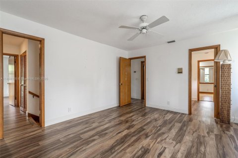 Villa ou maison à louer à West Palm Beach, Floride: 5 chambres, 252.88 m2 № 1882609 - photo 19