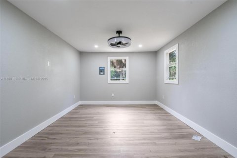 Villa ou maison à louer à West Palm Beach, Floride: 5 chambres, 252.88 m2 № 1882609 - photo 25