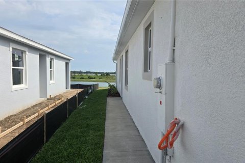 Casa en alquiler en Wesley Chapel, Florida, 3 dormitorios, 145.39 m2 № 1769034 - foto 2