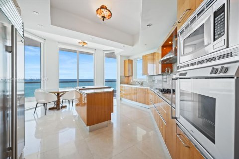 Condominio en venta en Sunny Isles Beach, Florida, 2 dormitorios, 207.64 m2 № 1963634 - foto 4