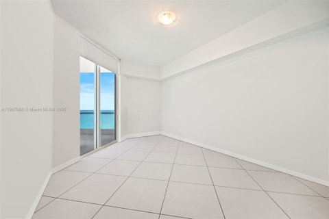 Condominio en venta en Sunny Isles Beach, Florida, 2 dormitorios, 207.64 m2 № 1963634 - foto 14