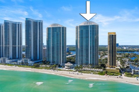 Condominio en venta en Sunny Isles Beach, Florida, 2 dormitorios, 207.64 m2 № 1963634 - foto 23