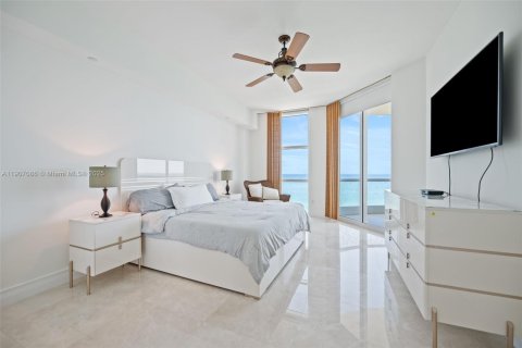 Condominio en venta en Sunny Isles Beach, Florida, 2 dormitorios, 207.64 m2 № 1963634 - foto 9