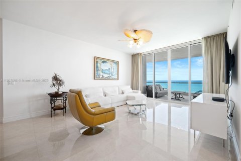 Condominio en venta en Sunny Isles Beach, Florida, 2 dormitorios, 207.64 m2 № 1963634 - foto 2